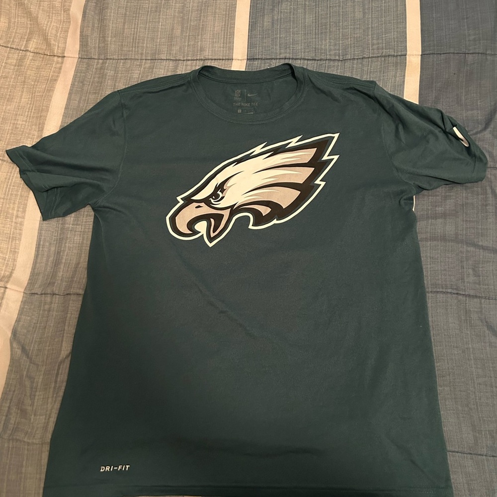 Nike Eagles Dri Fit Tee, Large Green